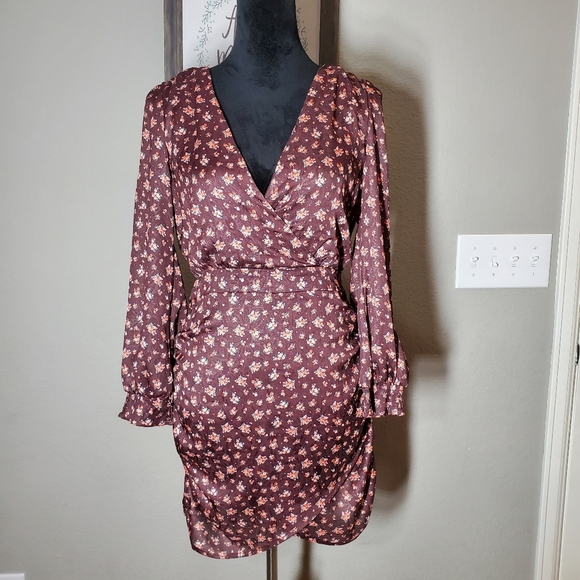NWT Wrap Front Floral Ruched Mini Dress by NSR/Napean Sea Road Size Medium - Picture 15 of 16